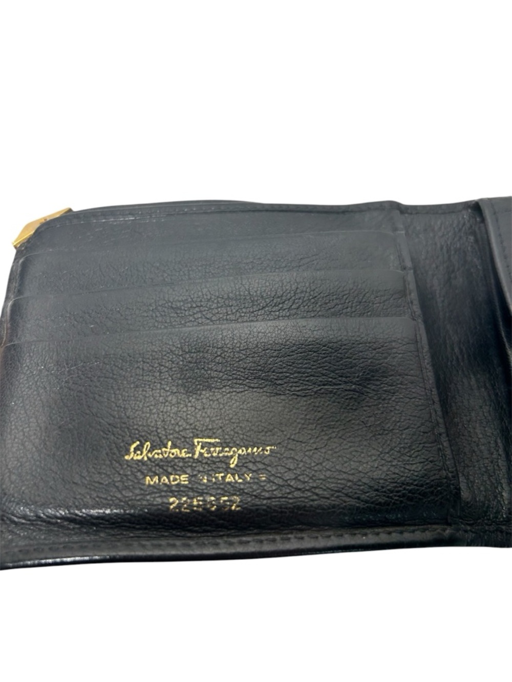 Salvatore Ferragamo Classic Black Leather Bi-Fold Men’s Wallet Gold Corner Logo - Picture 11 of 13